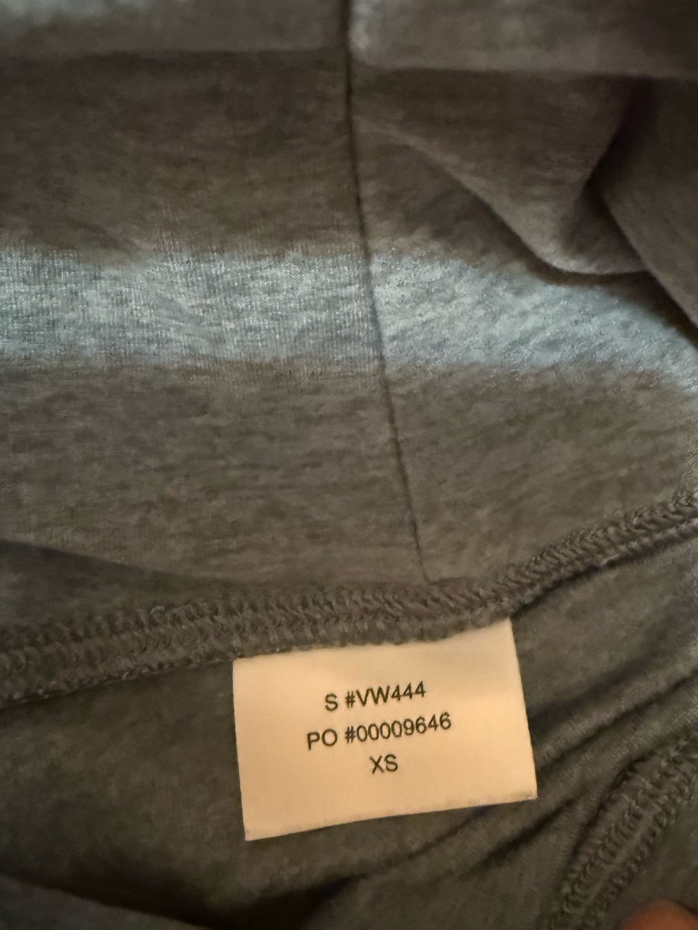 Vuori High-Waist Women Leggings in Slate Blue Capri Length - Picture 2 of 3